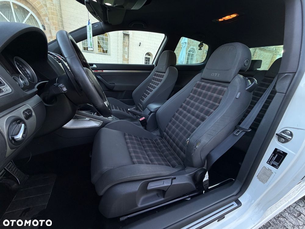 Volkswagen Golf - 20