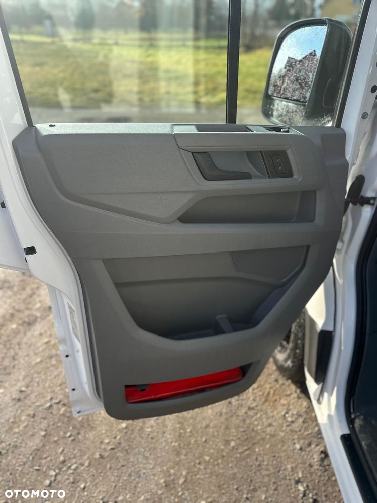 Volkswagen CRAFTER L3H2 2.0 TDi 140 KM *FV23%*2024r*Tempomat*AUTOMAT*Klima! - 9