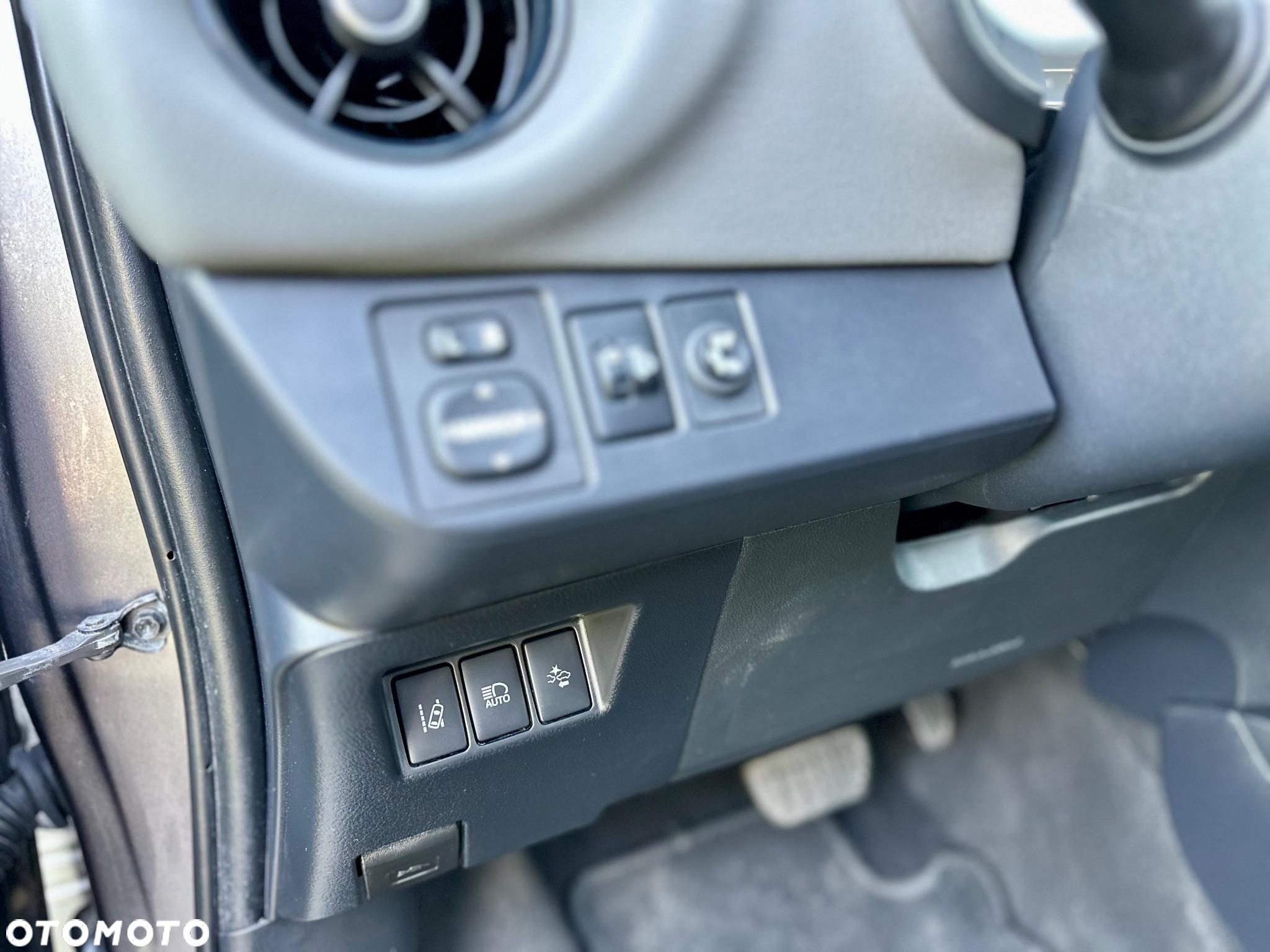 Toyota Yaris Hybrid 1.5 VVT-i Selection - 13