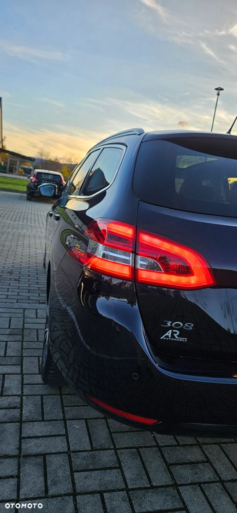 Peugeot 308 SW e-HDi 115 Stop & Start Allure - 23