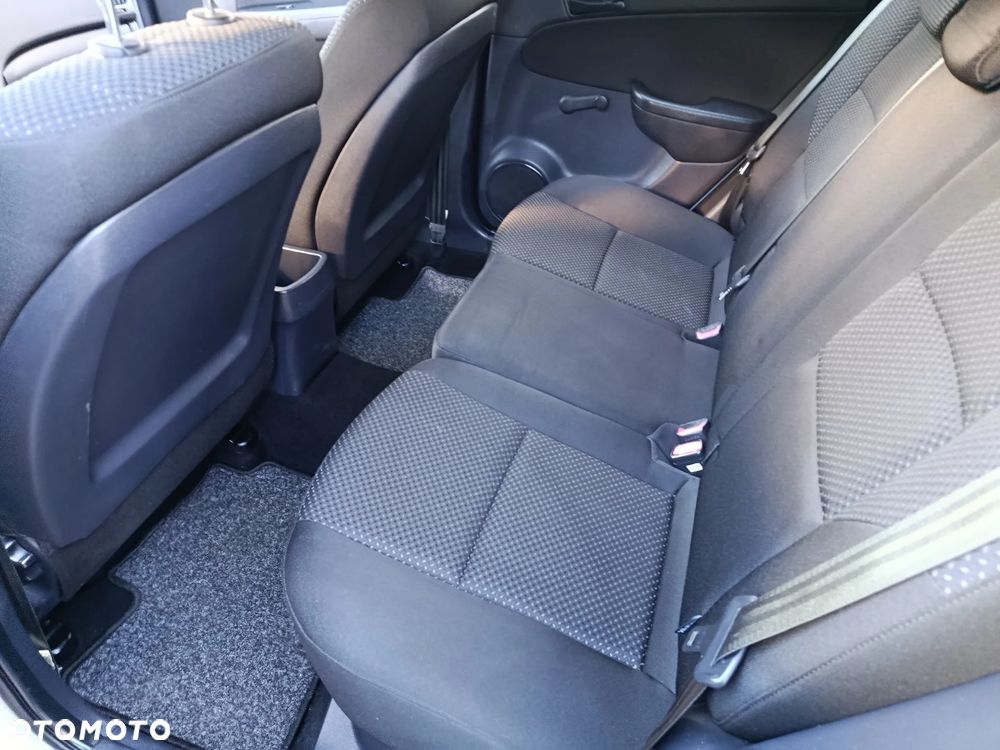 Hyundai i30 1.4 Blue Comfort - 25