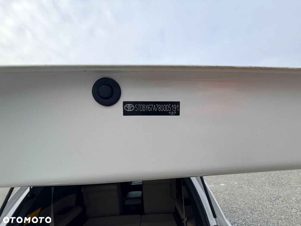 Toyota Sequoia - 10