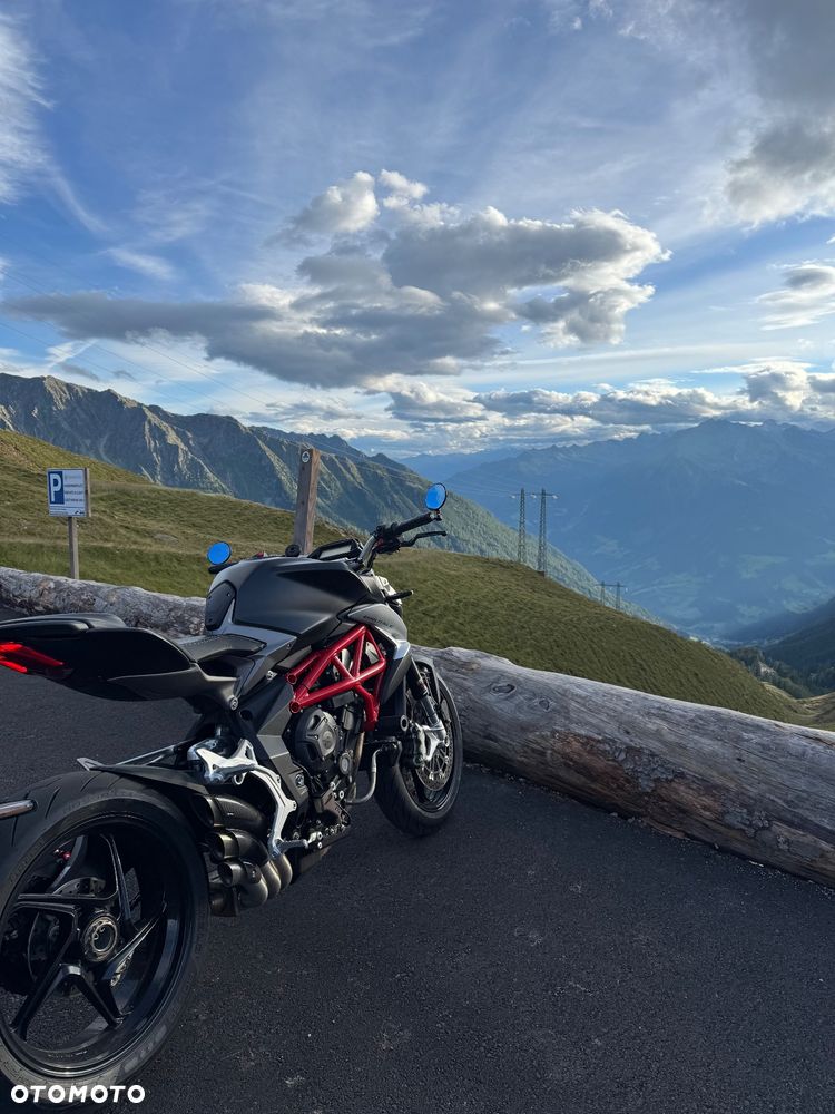 MV AGUSTA Brutale - 9