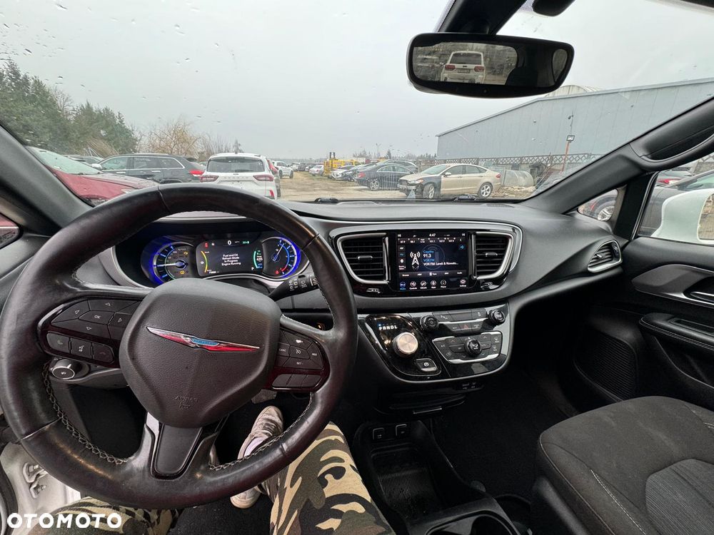 Chrysler Pacifica - 14