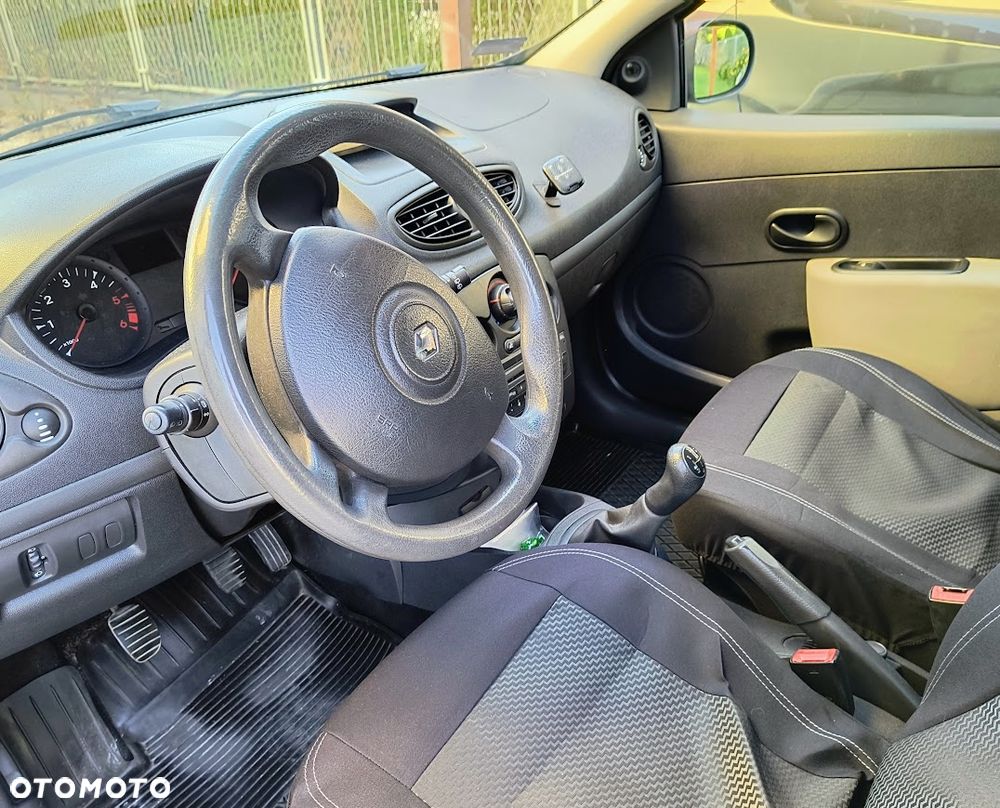 Renault Clio 1.5 dCi Campus - 8