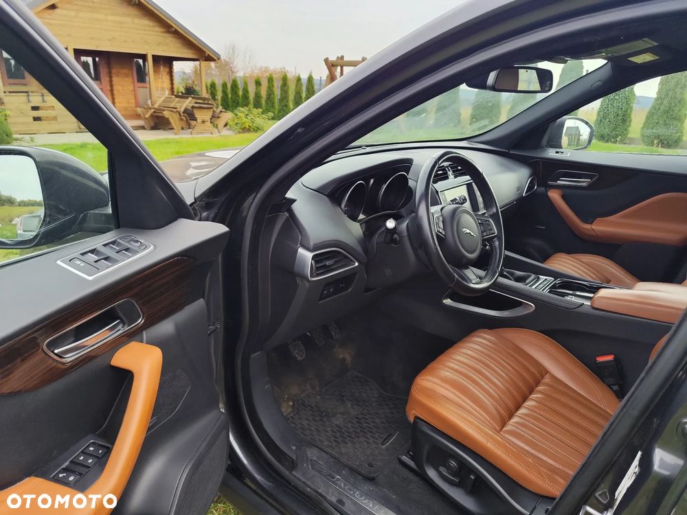 Jaguar F-Pace - 10