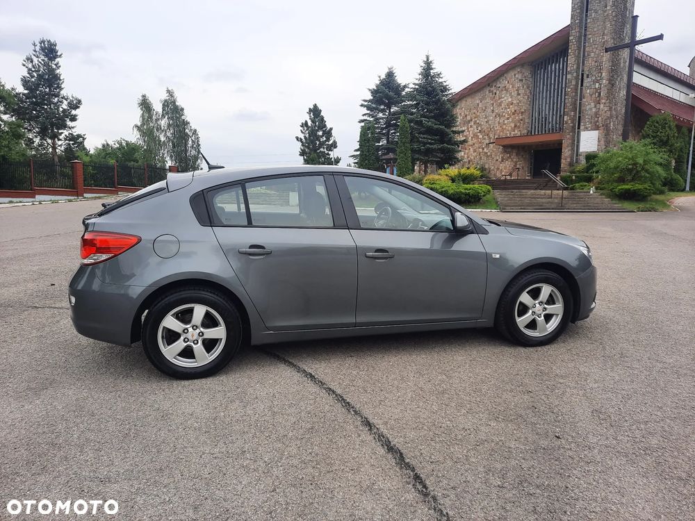 Chevrolet Cruze 1.6 LS+ - 2