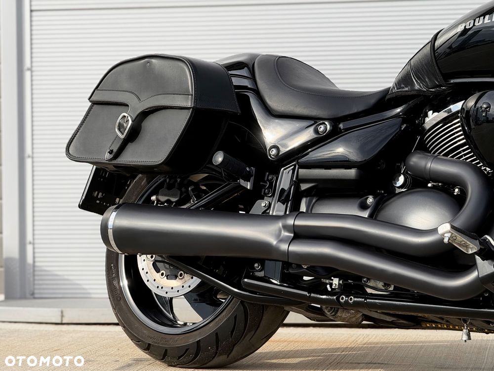 Suzuki Boulevard - 22