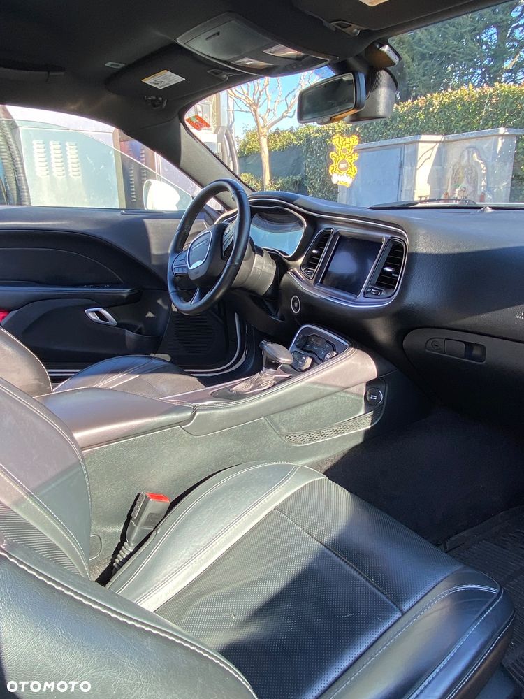 Dodge Challenger - 4