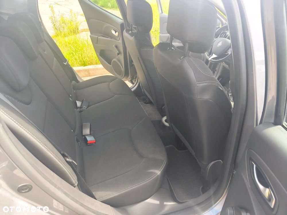 Renault Clio 1.2 16V 75 Life - 22