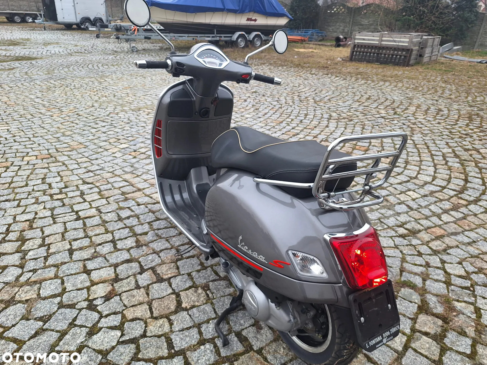 Piaggio Vespa - 3