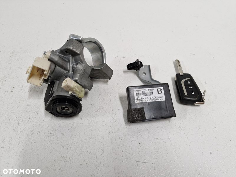 TOYOTA AVENSIS T27 LIFT T29 STACYJKA KLUCZYK PILOT 89783-05030 625510-000 - 1