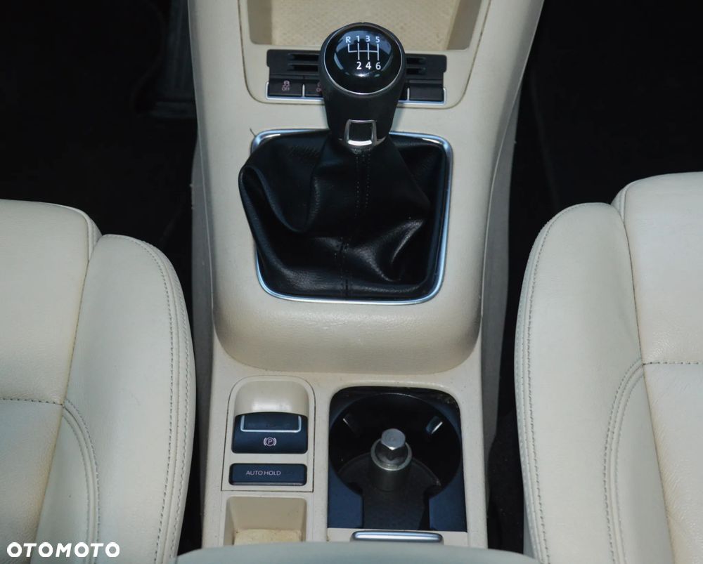 Volkswagen Tiguan - 25