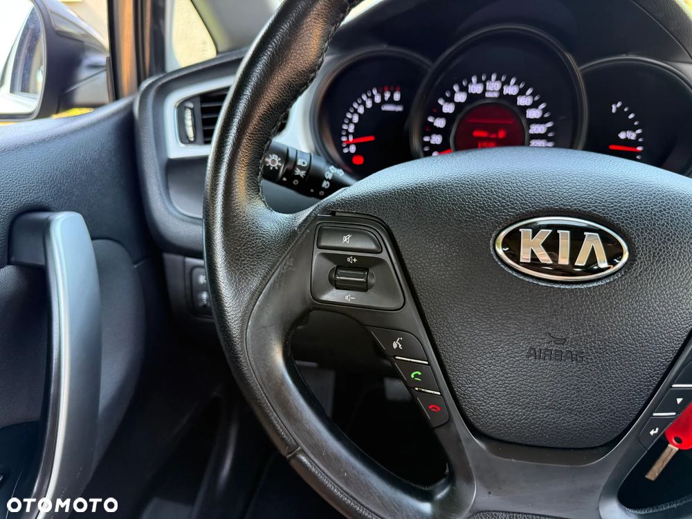 Kia Ceed 1.4 CVVT Dream Team Edition - 14