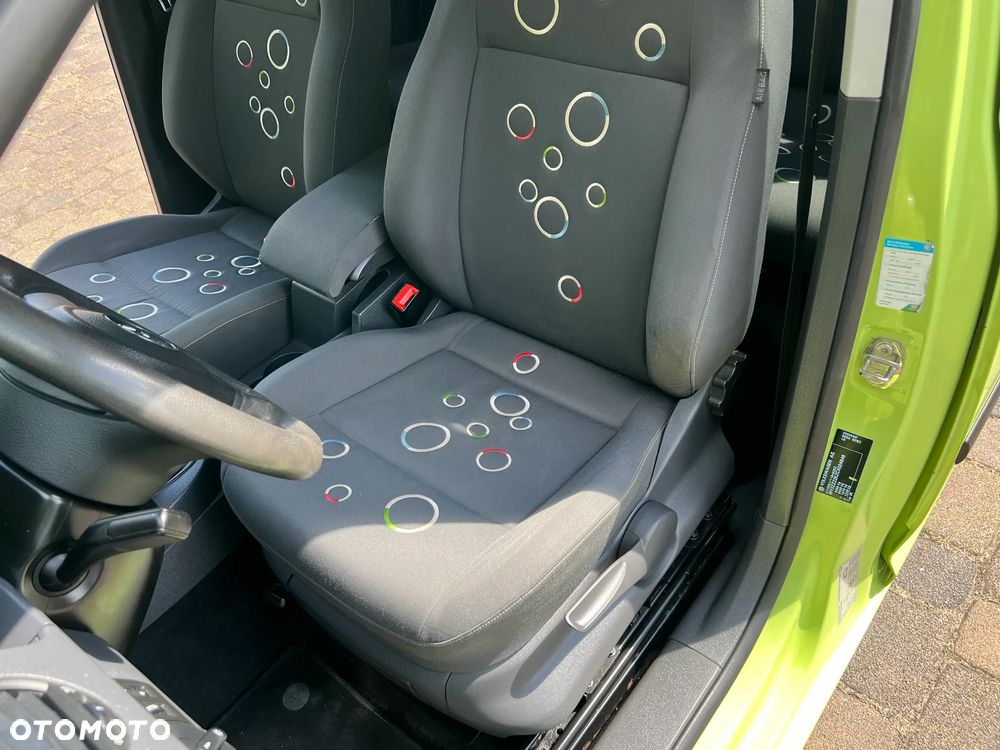 Volkswagen Caddy - 26