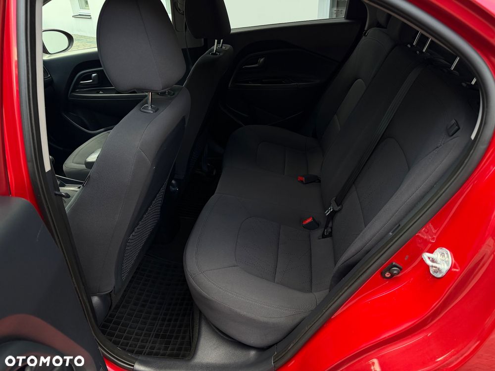 Kia Rio - 22