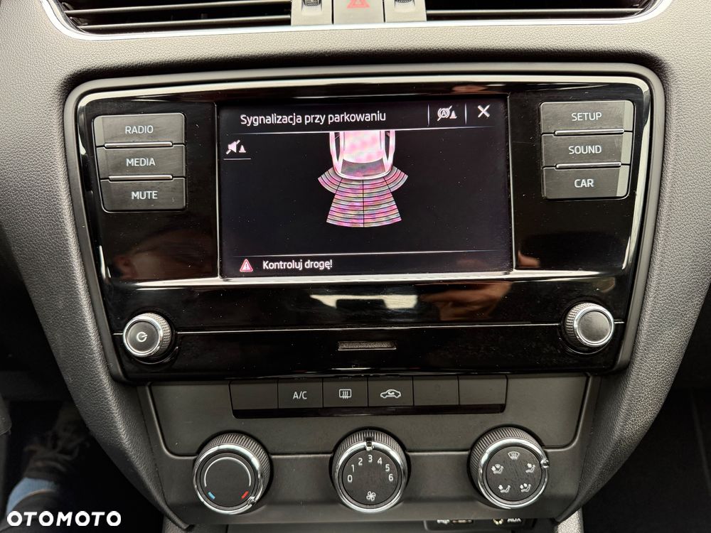 Skoda Octavia 1.6 TDI DSG Ambition - 24