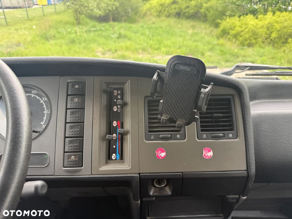 Nissan Atleon - 12