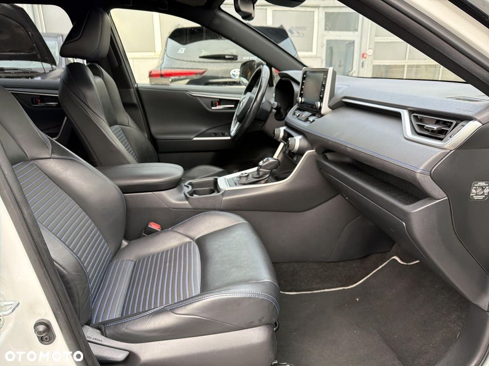 Toyota RAV4 - 9