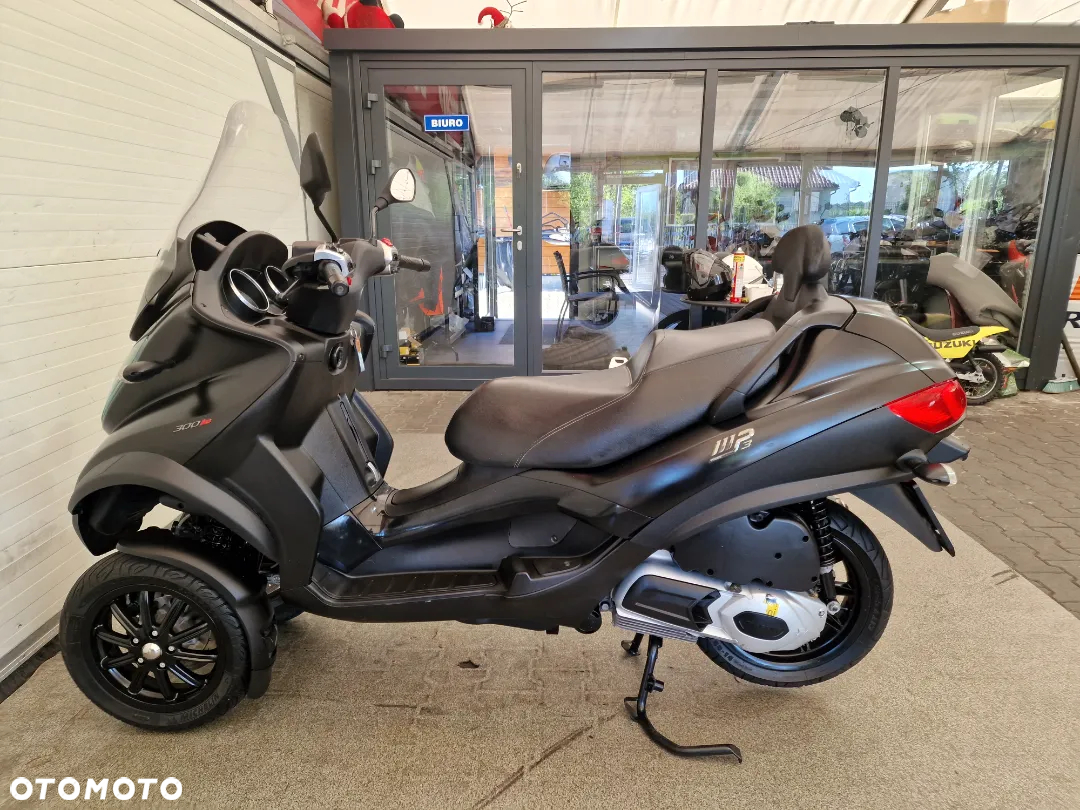 Piaggio MP-3 - 23