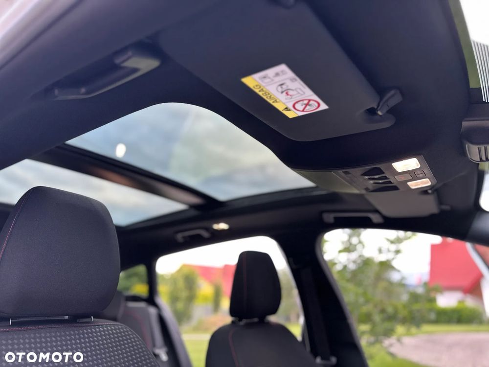 Ford Focus 1.0 EcoBoost Hybrid ST-LINE X - 12