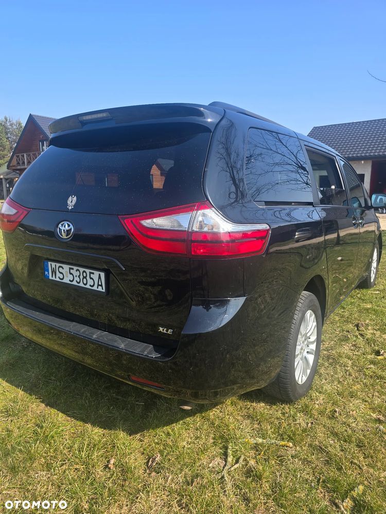 Toyota Sienna 3.5 V6 - 3