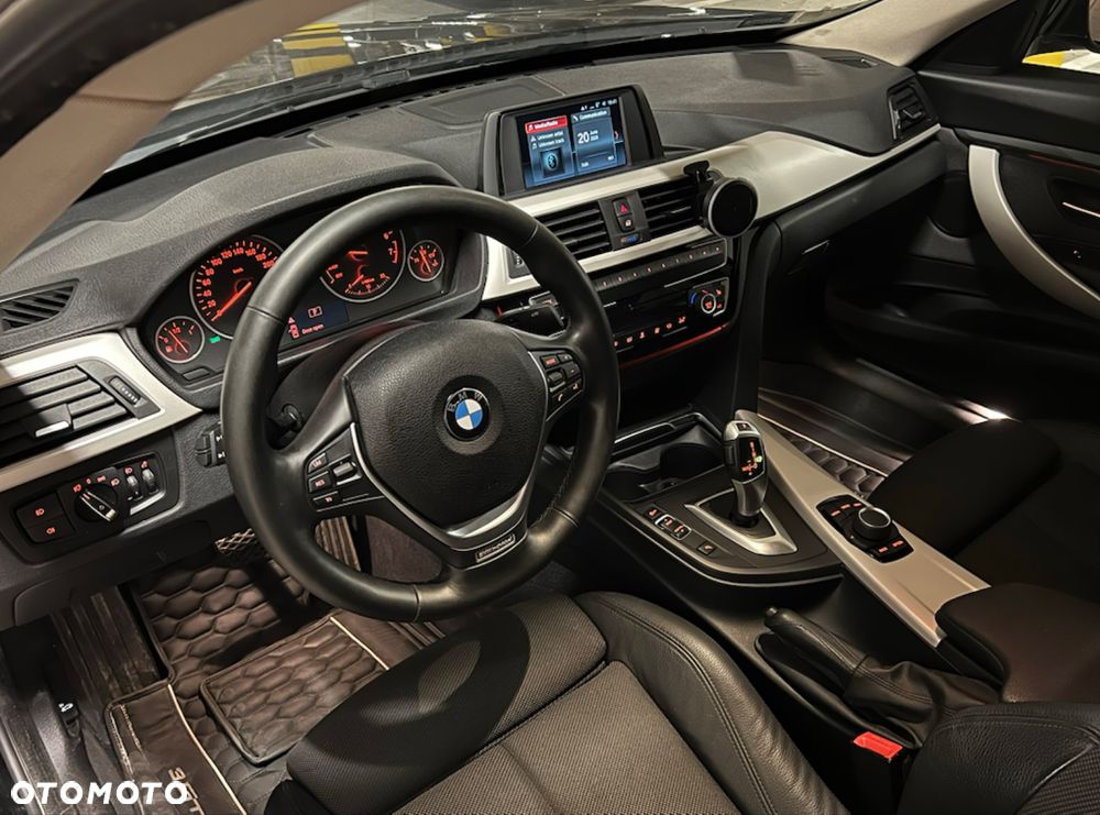 BMW Seria 3 330i GPF xDrive - 10