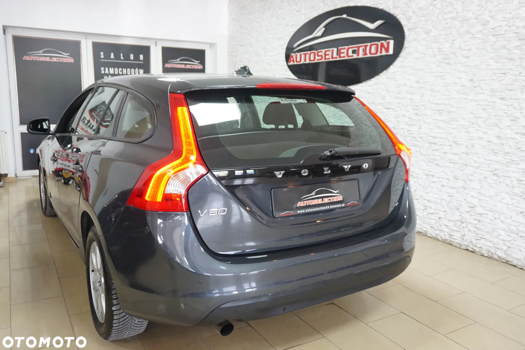 Volvo V60 D3 Momentum - 8