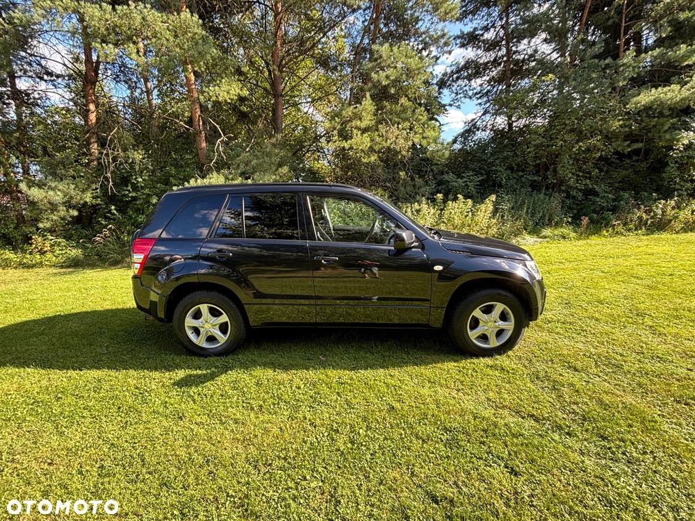 Suzuki Grand Vitara 2.0 Comfort Limited - 25