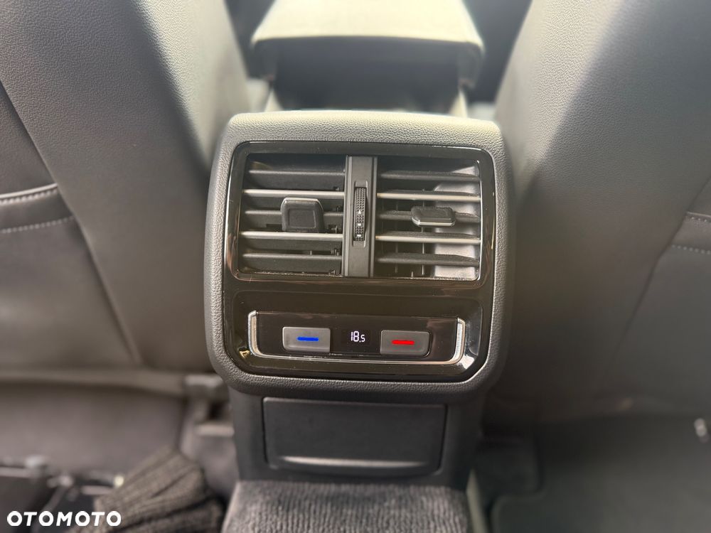 Volkswagen Passat 2.0 TDI SCR Highline DSG - 23