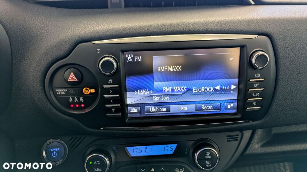 Toyota Yaris Hybrid 100 Dynamic - 16