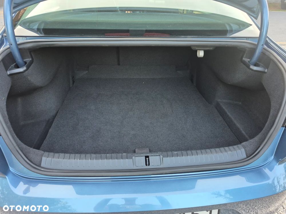Volkswagen Passat 2.0 TDI BMT Comfortline - 16