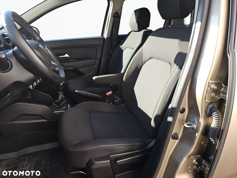 Dacia Duster 1.6 SCe Comfort - 11