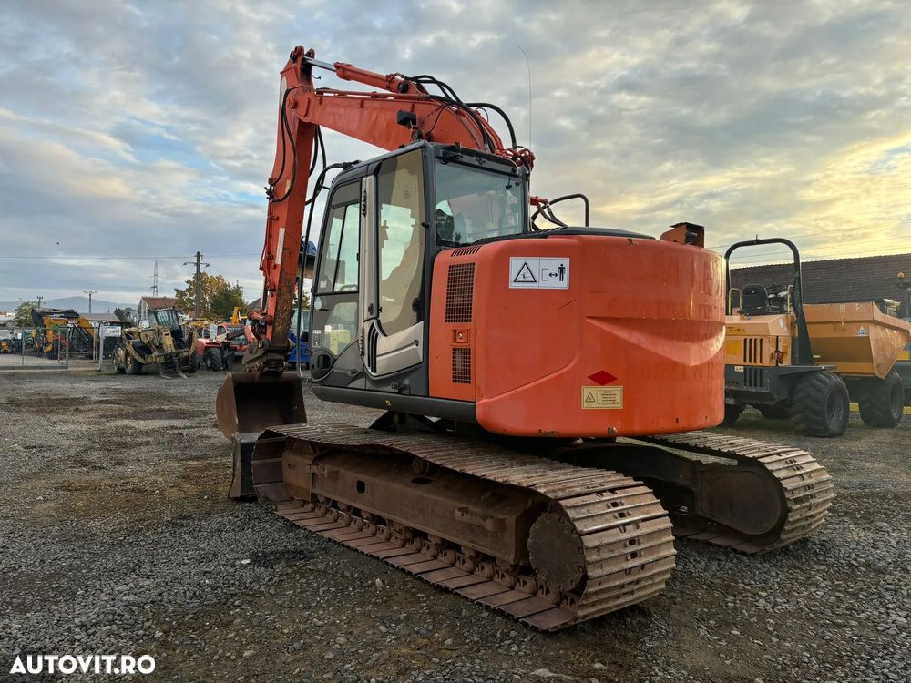 Hitachi ZX135US-3 - 6