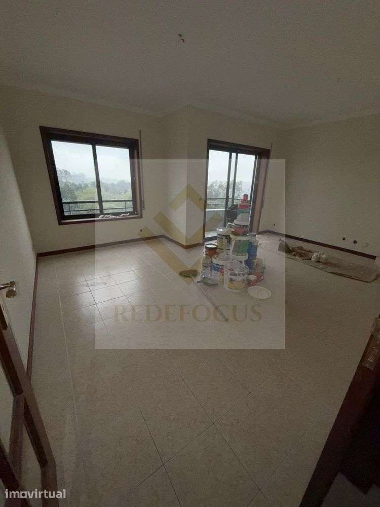 Apartamento T3 no Centro de Paços de Brandão – Condomínio Fechado - Grande imagem: 4/19