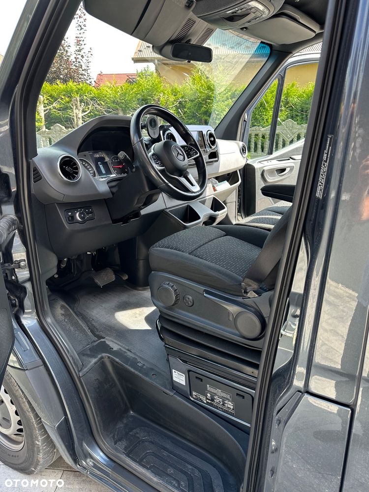 Mercedes-Benz Sprinter - 16