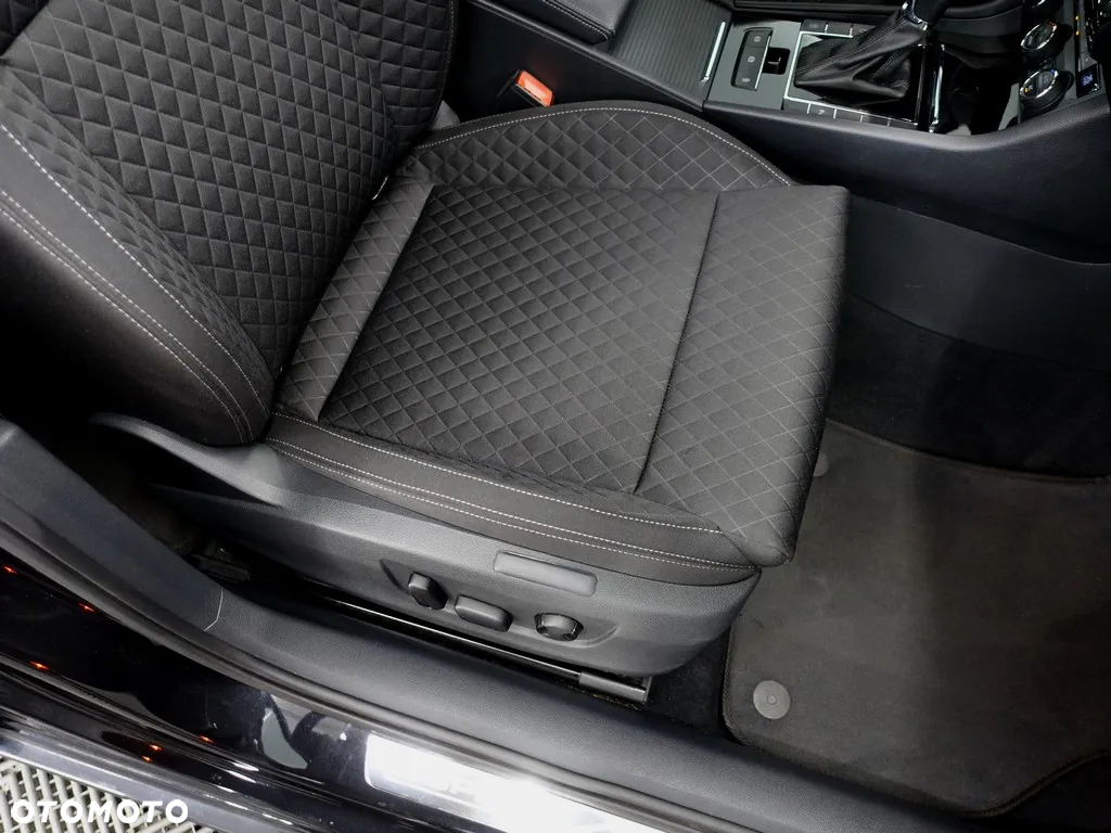 Skoda Superb 2.0 TDI Style DSG - 11