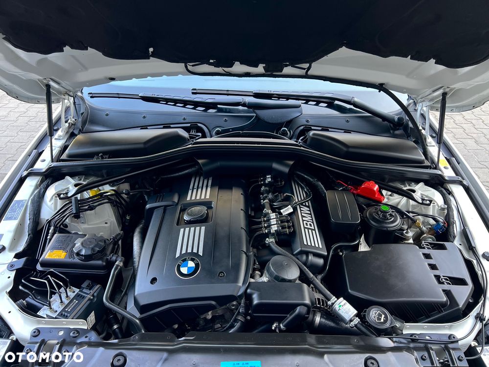 BMW Seria 5 525i - 29