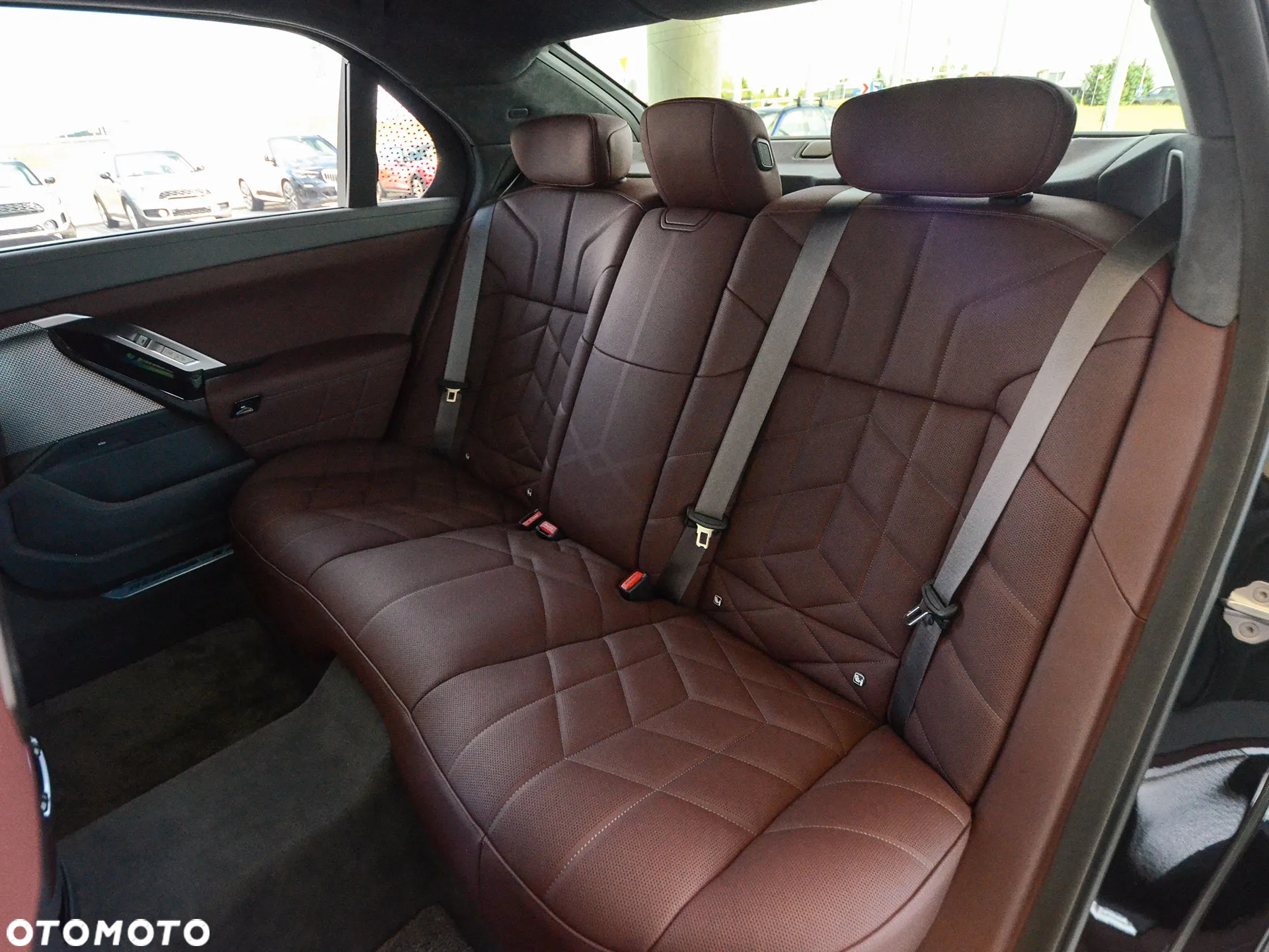BMW Seria 7 - 35