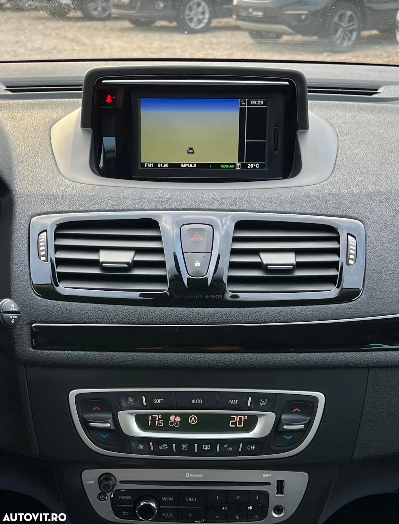 Renault Megane ENERGY dCi 130 BOSE EDITION - 14