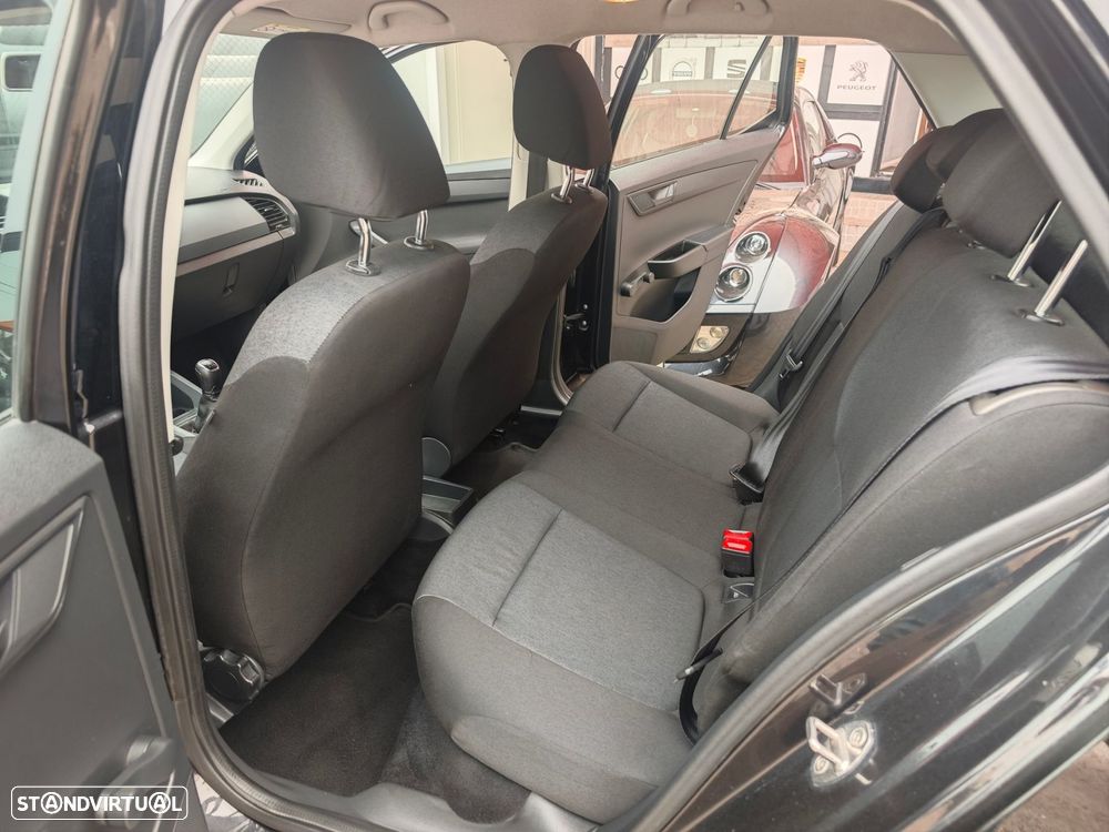 Skoda Fabia 1.0 Active - 11