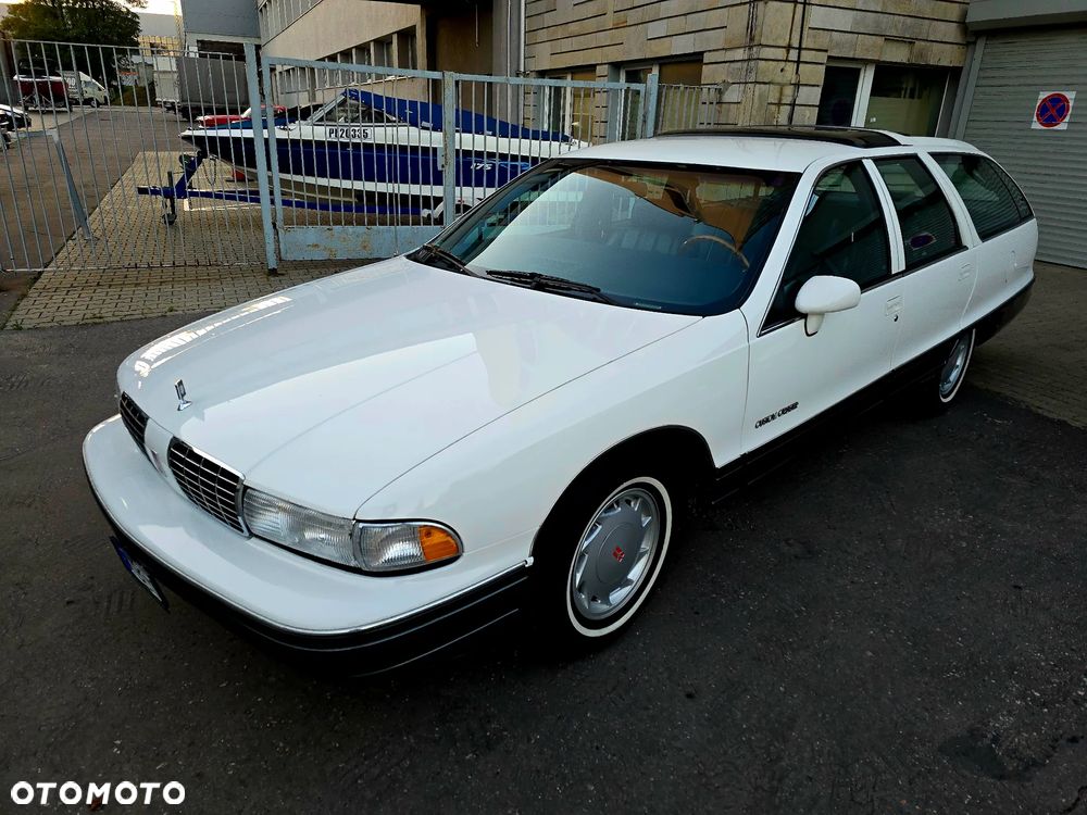Oldsmobile Custom Cruiser - 4
