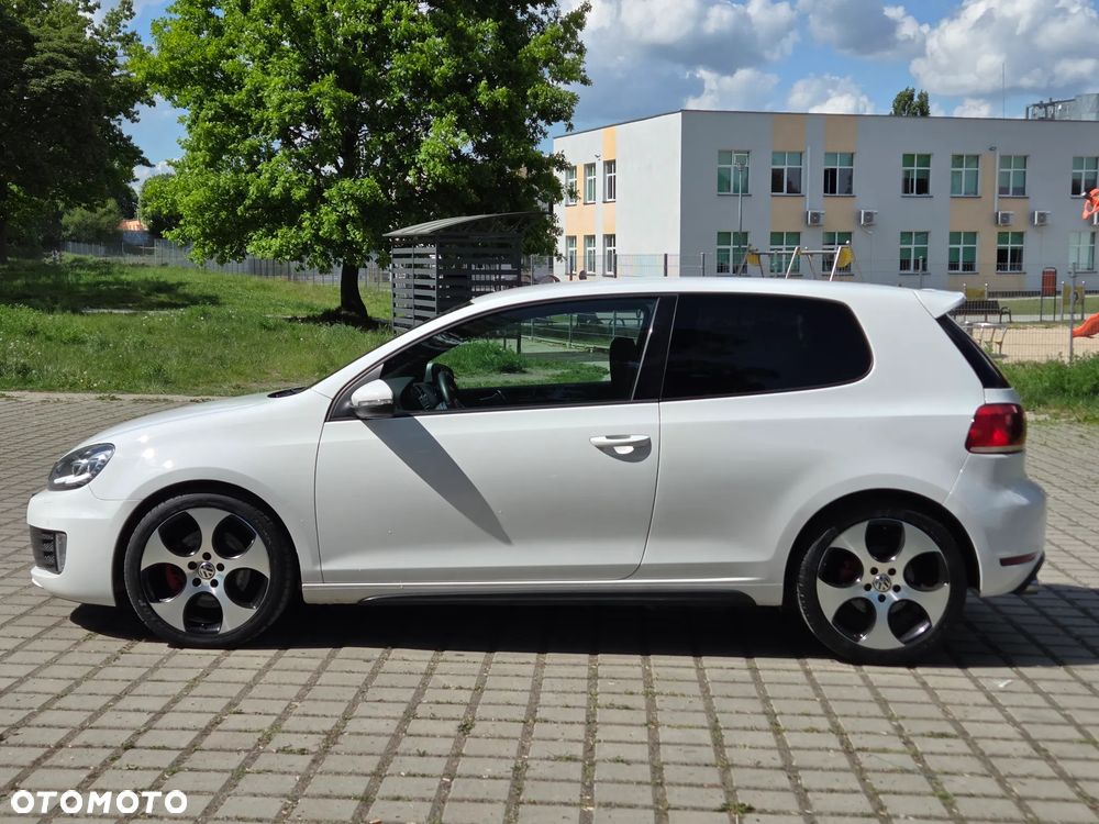 Volkswagen Golf 2.0 GTI - 2