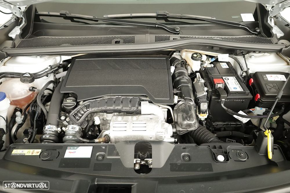 Peugeot 2008 1.2 PureTech Allure - 24