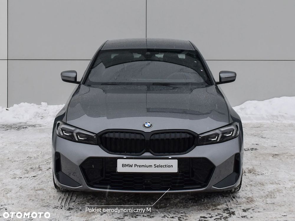 BMW Seria 3 330i M Sport - 8