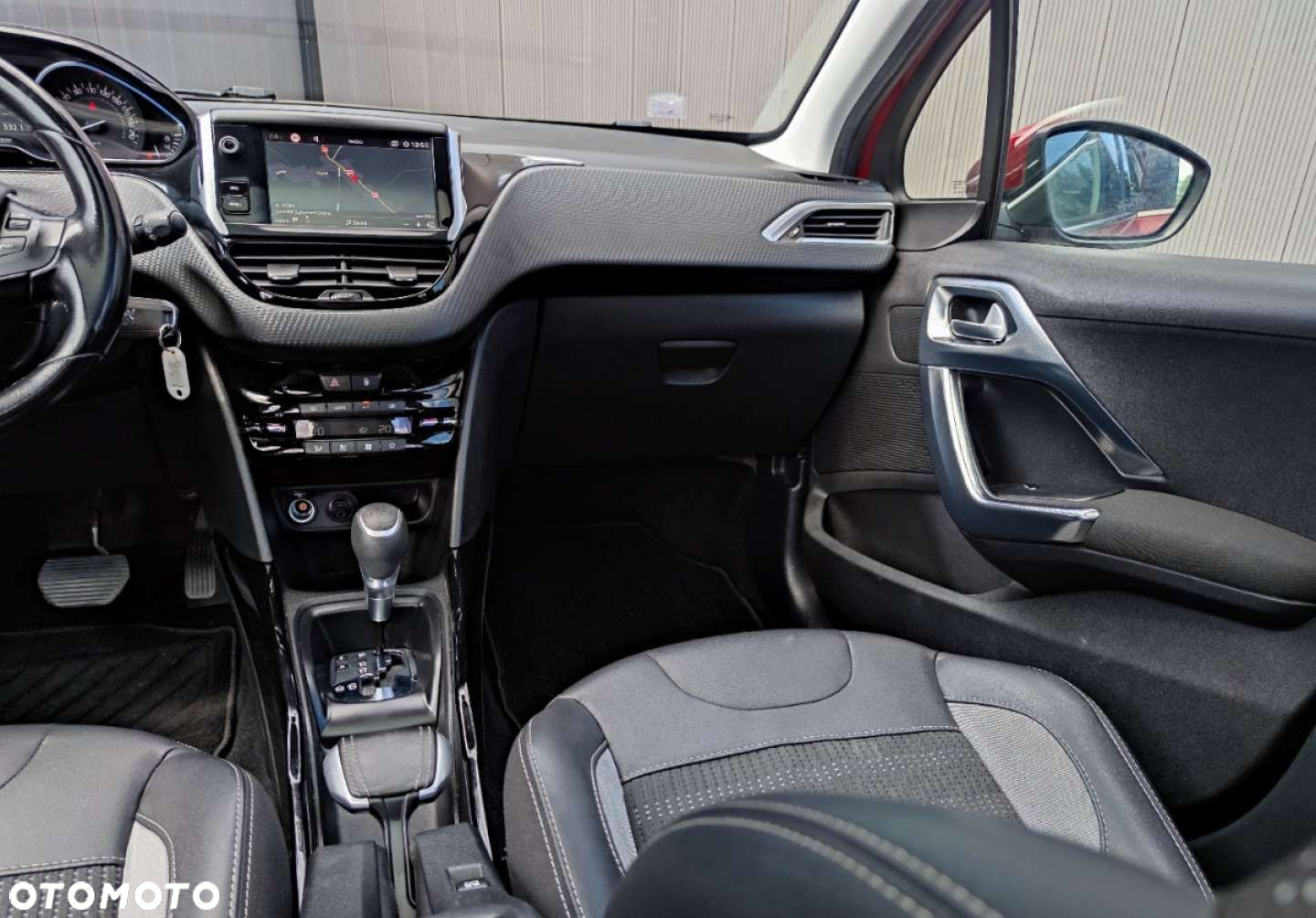 Peugeot 2008 PureTech 110 Stop&Start EAT6 Allure - 22