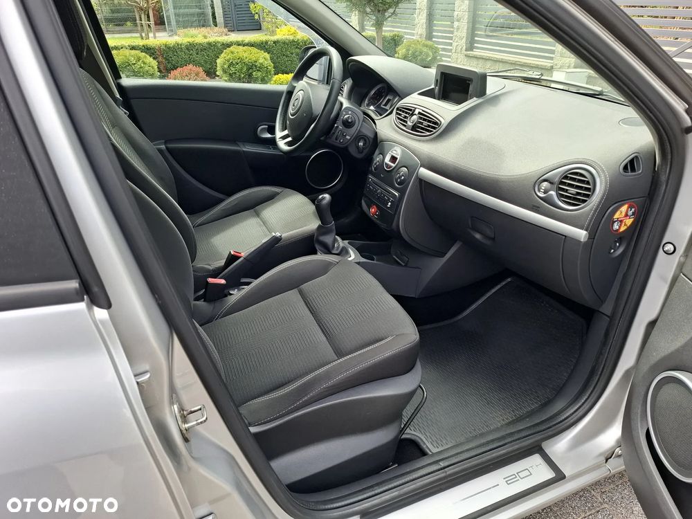 Renault Clio 1.2 16V TCE Dwudziestka - 11