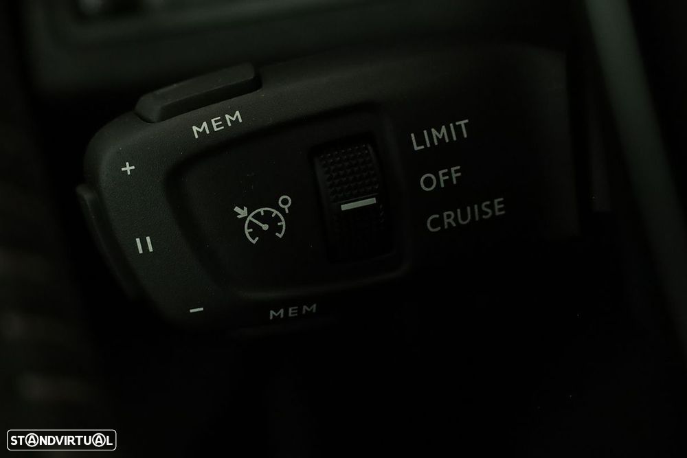 Peugeot 3008 1.6 Hybrid Allure e-EAT8 - 19