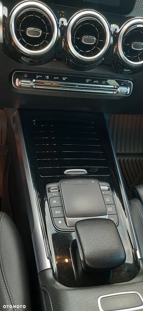 Mercedes-Benz GLB 200 d 8G-DCT Progressive - 11