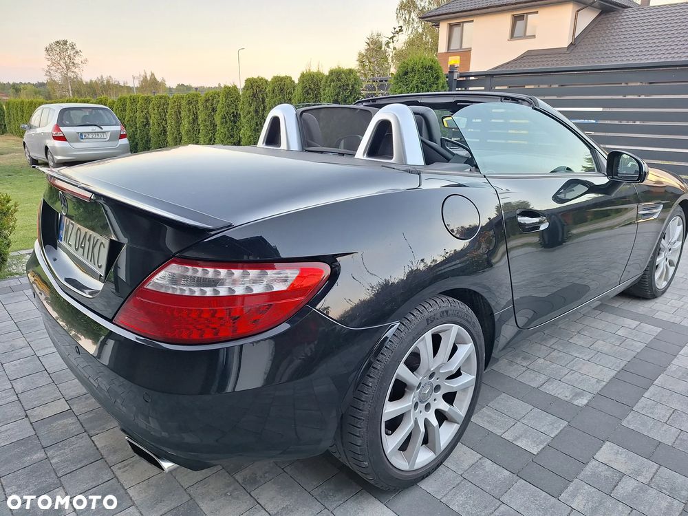 Mercedes-Benz SLK 200 (BlueEFFICIENCY) CarbonLOOK Edition - 5